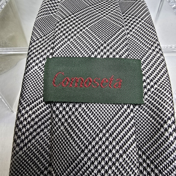 Comseta HoundstoothSophisticated Black and Gray Diagonal Pattern Tie - Picture 5 of 7
